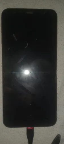 Vendo esse telefone j4 boa condição pra uso . 200 reias