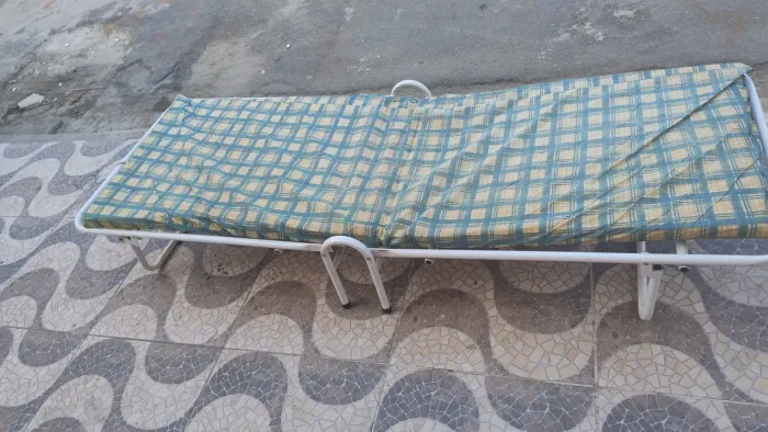 Cama de solteiro abri e fecha 