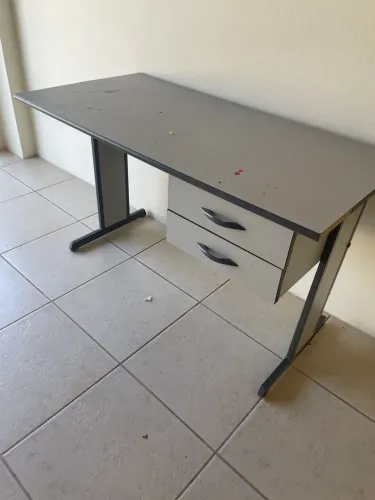 Escrivaninha/Mesinha para escritório 