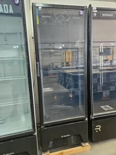 refrigerador expositor para bebidas 406 litros preto - novo