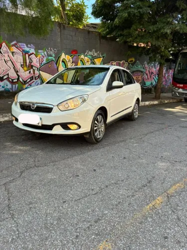Fiat Grand Siena Essence Dual. 1.6 Flex 16V 2013