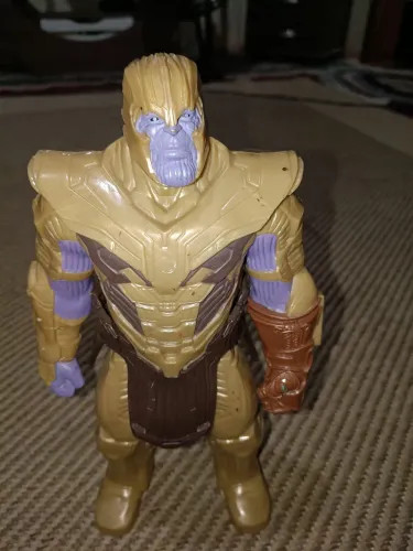 Boneco Thanos Avengers Ultimat Power FX Hasbro 30cm