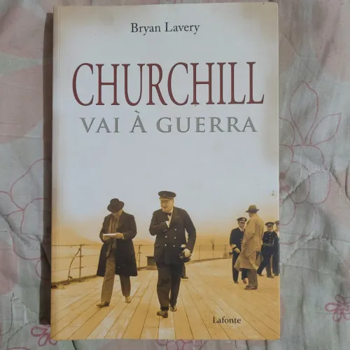 Livro Churchill Vai à Guerra | Excelente Estado