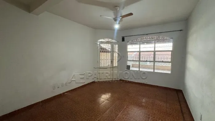 CASA ASSOBRADADA COM 2 QUARTOS - Laranjeiras
