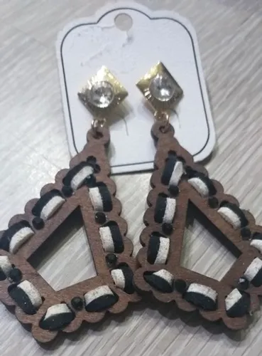 Bijuterias, brincos grandes e lindos