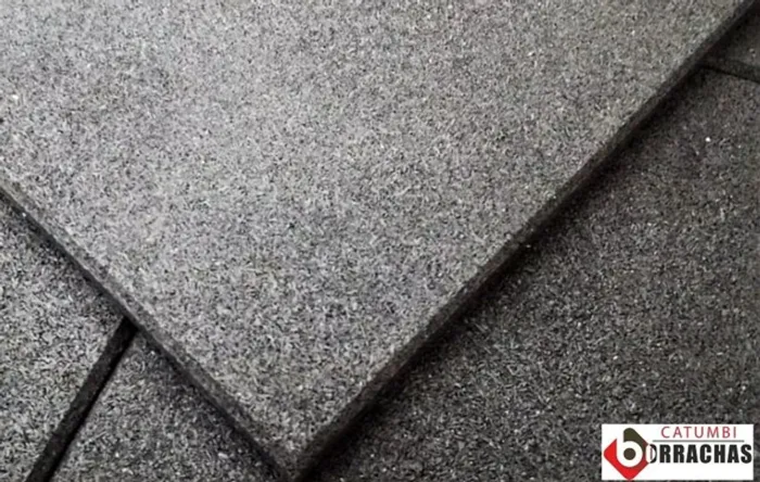 Piso de 15mm 50x50cm para aerea crossfit R$ 18,95