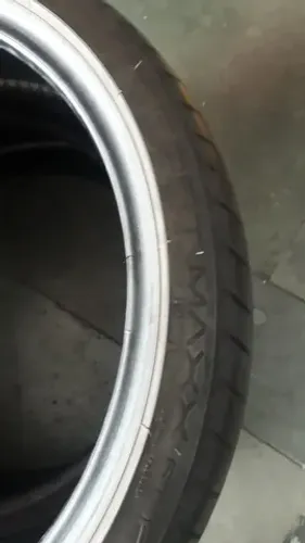 2 Pneus 205/40 18 Dunlop Sport Maxx RFT semi novo 86w