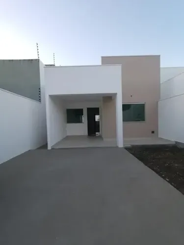 Vendo casa de padrão Moderno 3/4 sendo uma suíte 