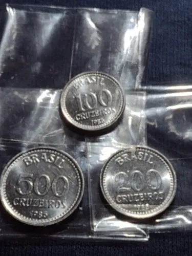 Moedas de 100, 200 e 500 cruzeiros de 1985