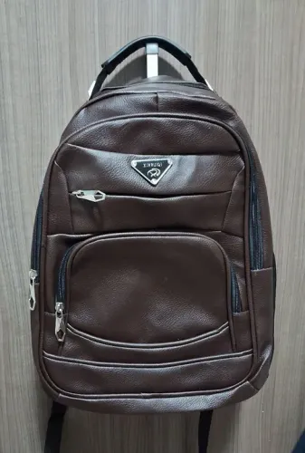 Mochila Couro Ecológico Média e Grande