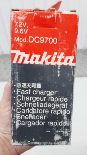 Carregador Makita DC9700 