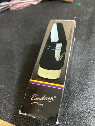 Boquilha Vandoren Clarone Baixo B40