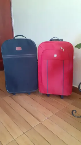 Vendo 2 malas médias em bom estado