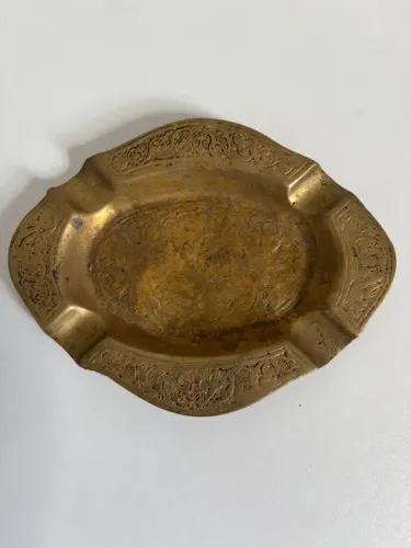 Cinzeiro de Metal Decorativo