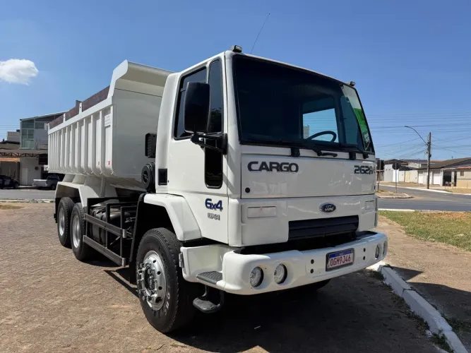 FORD CARGO 2628e 2011 CAÇAMBA NOVA SEM USO TRAÇADO