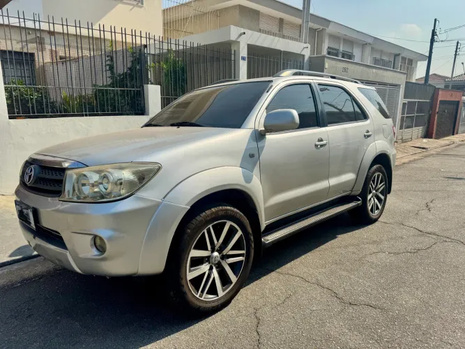 Toyota Hilix SW4 SR 4x2 Gasolina 2009