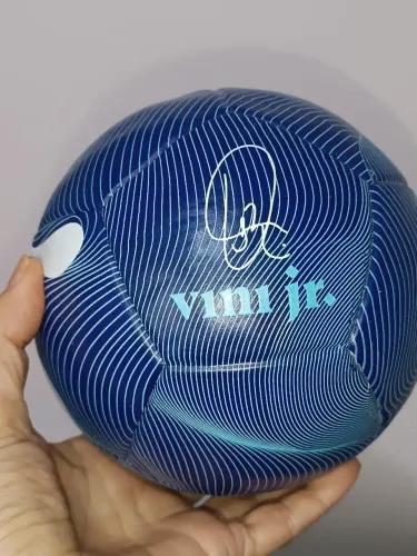 Bola Vini Jr. Autografada