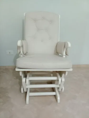 Poltrona de Amamentação/Balanço Branca