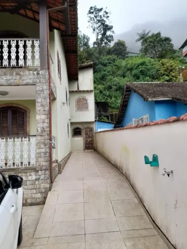 Alugo casa Castelânea 