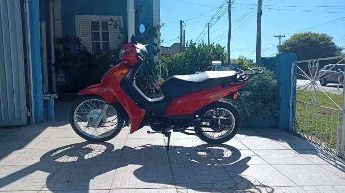 Vendo Biz zerada com IPVA pago