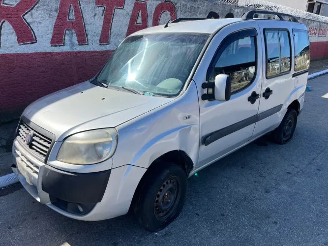 Sucata Fiat Doblo HLX 1.8 16v etorq 2011 Vendo peças
