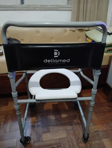 Cadeira de Banho com Rodas Dellamed
