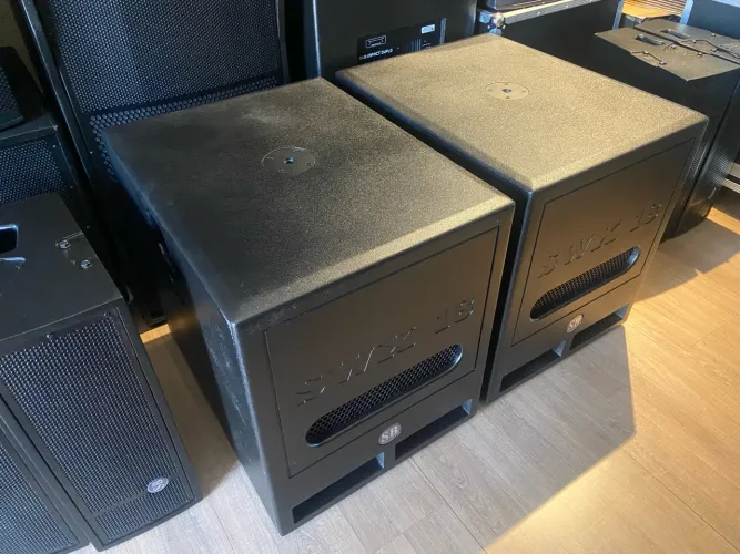 Subwoofer Ativo 18" 1000W SWX 18 - Soundbox