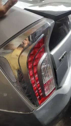 F Lanterna Traseira esquerda Toyota Prius 2015