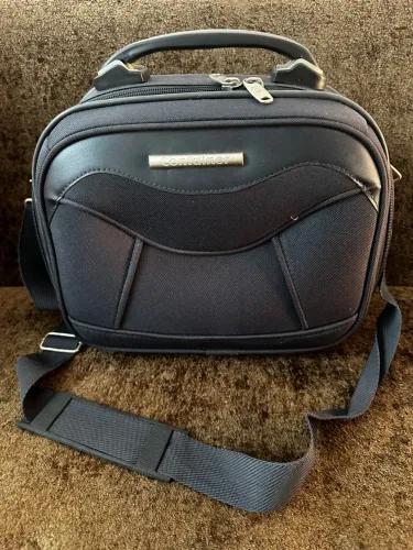 Necessaire de viagem da marca Container - Maleta de Viagem 