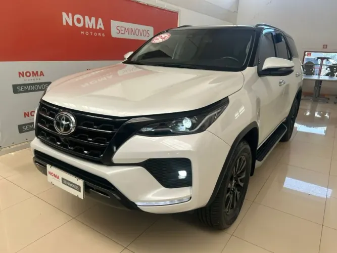 Toyota Hilux SW4 SRX 4X4 2.8 TDI 16V Dies. Aut. 2024