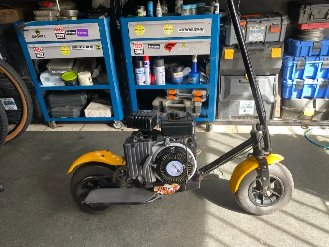 Walkmachine Patinete motorizada a Gasolina 4 tempos Radical