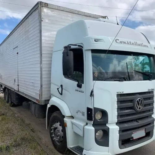 Vw Constellation 24.250 Baú 6x2 2011