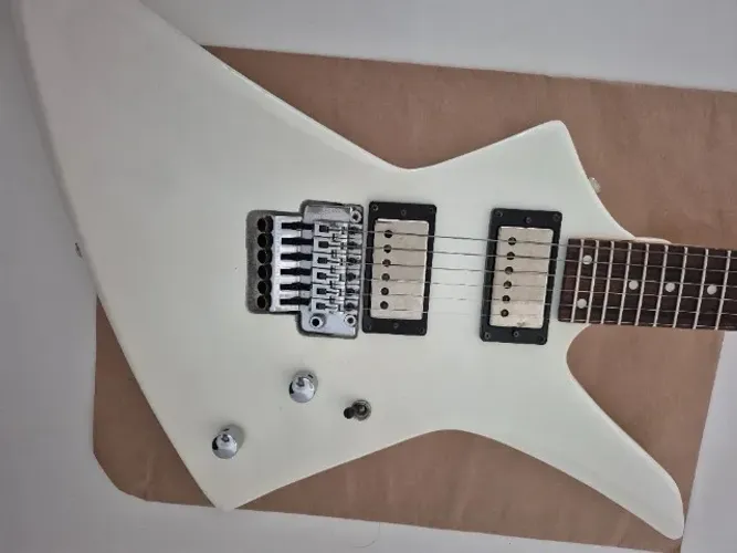 Guitarra explorer SOMENTE DF