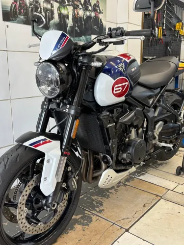 Triumph Trident 660 Triple Tribute