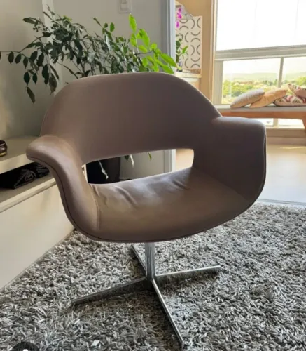 Poltrona Giratória - Tok Stok Conforto e Design