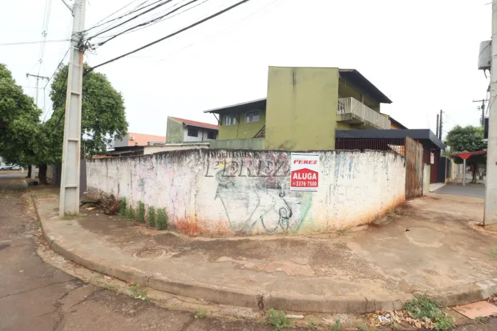 Terreno para alugar no Ouro Branco na região sul de Londrina - Rua Vitória-Régia