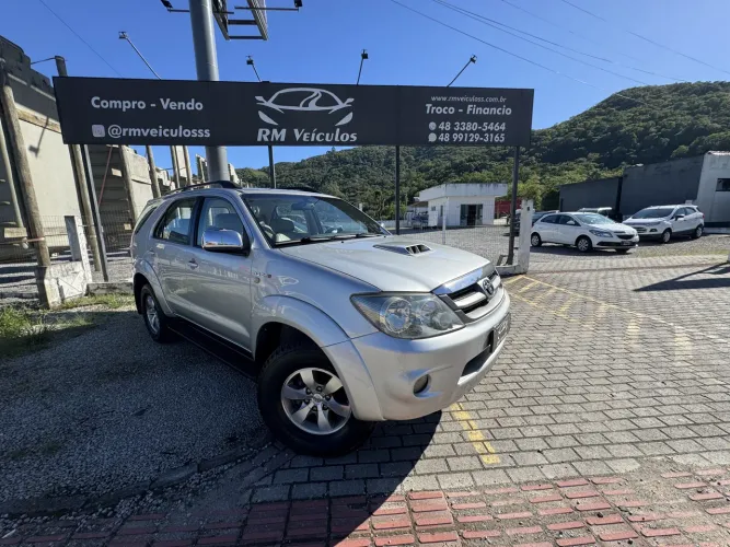Toyota Hilux SW4 SRV D4-d 4X4 3.0 TDI Dies. AUT 2008