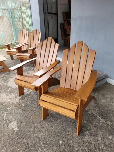 Cadeiras de madeira estilo Adirondack Pavão 