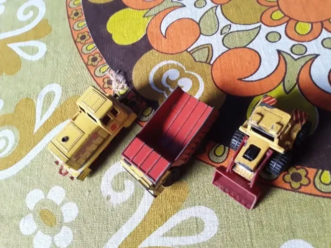 Carrinhos Matchbox utilitários, lote com 3, completos e em bom estado