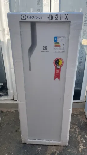 GELADEIRA ELETROLUX  240 LITROS 