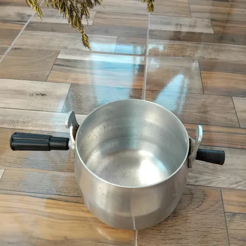 Panela antiga Lares