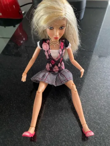 Boneca Liv Twist Dance Long Jump