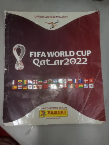 álbum Copa do Mundo 22 Panini Capa amassadinha c/ 40% de figurinhas (227)_dentro tudo bom