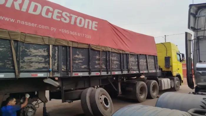 Carreta bem usada, pra vender logo , não acompanha os pneus. Vendo ou troco em carro 