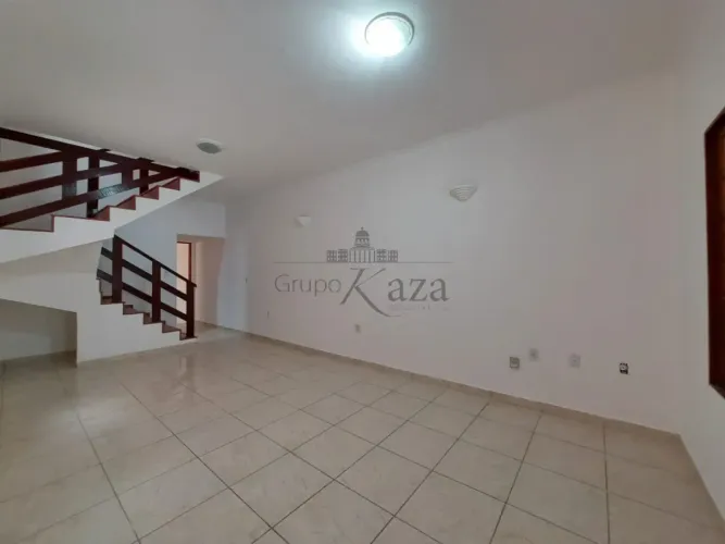 Casa Sobrado - Bosque dos Eucaliptos - 3 Dormitórios - 125m².