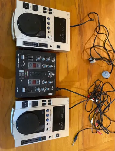 Vendo par de cdj 100s mais mixer  funcionando