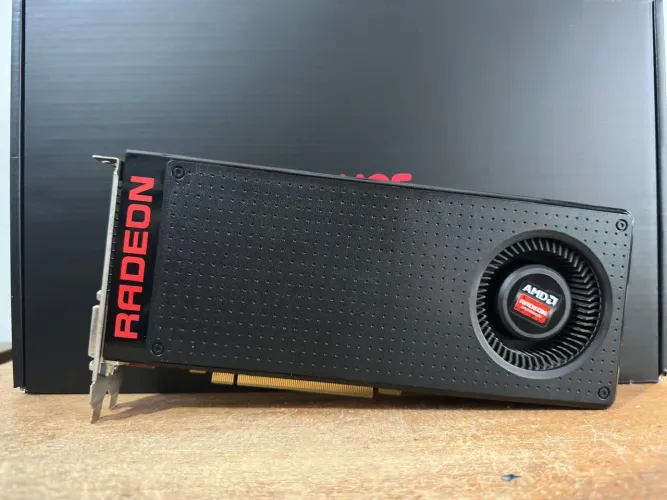 Placa de vídeo Radeon R9 370 de 4gb