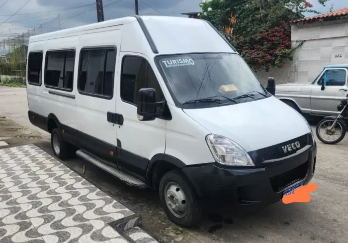 Iveco Daily Minibus Turismo Longo 50c17 3.0 16V 170cv Diesel Mec. E5 2015