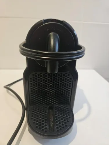 Cafeteira nespresso inissia d40 220v