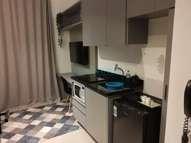 Studio mobiliado com sacada para locação, Consolação, São Paulo, SP
